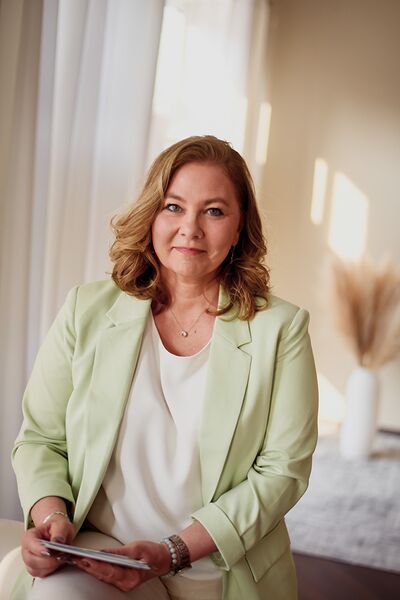 Businessfoto im Fotostudio- natürliches Licht.