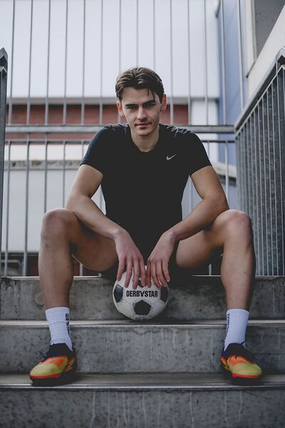 Portrait eines Fußballers.