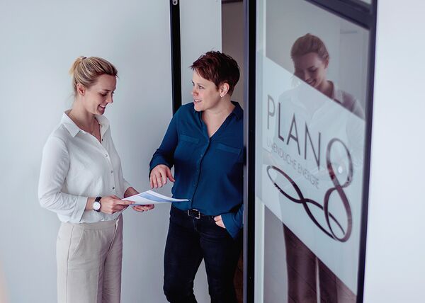 Businessfoto im Büro. Gesprächssituation.